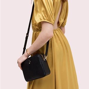 Black medium sized camera bag